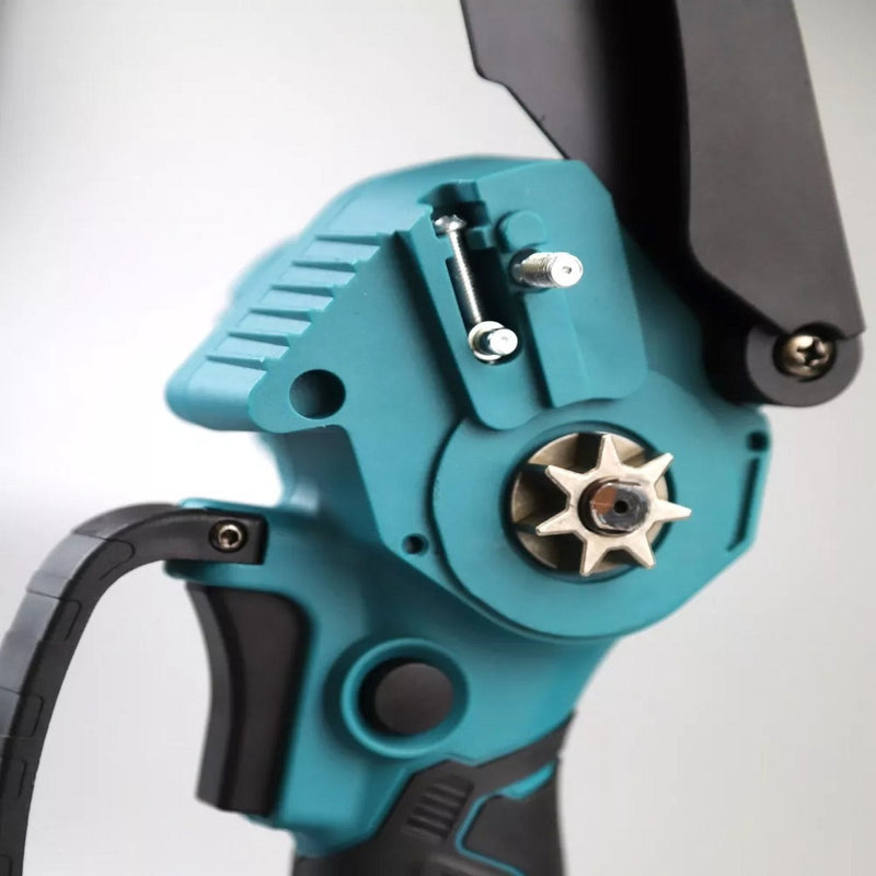 Mini Motosserra Elétrica Portátil Hagra 2 Baterias 21V Maleta Bivolt Multiuso Oferta Especial